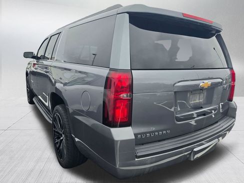 Used 2018 Chevrolet Suburban LT w/ Luxury Package AWD/4WD image 9