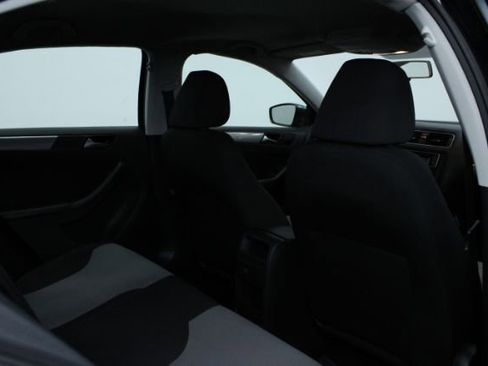 Used 2017 Volkswagen Jetta S image 19