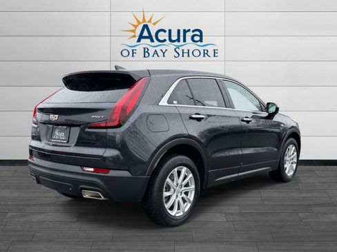 Used 2023 Cadillac XT4 Luxury w/ Cold Weather Package AWD/4WD image 6