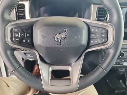 Used 2025 Ford Bronco Outer Banks AWD/4WD image 14