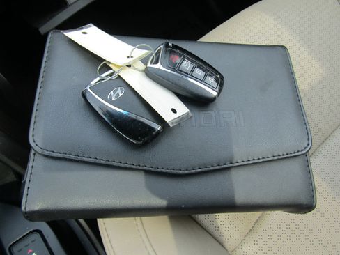 Used 2014 Hyundai Santa Fe Sport w/ Technology Package 04 AWD/4WD image 39