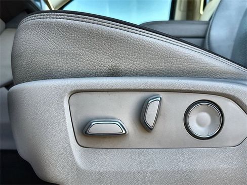 Used 2021 GMC Yukon Denali w/ Denali Premium Package image 12