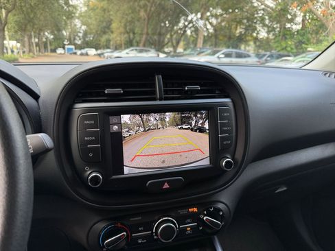 Used 2025 Kia Soul LX w/ LX Technology Package image 17