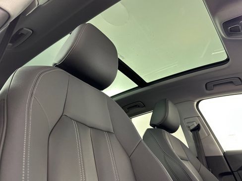 Used 2025 Audi Q5 Premium w/ Convenience Package image 16