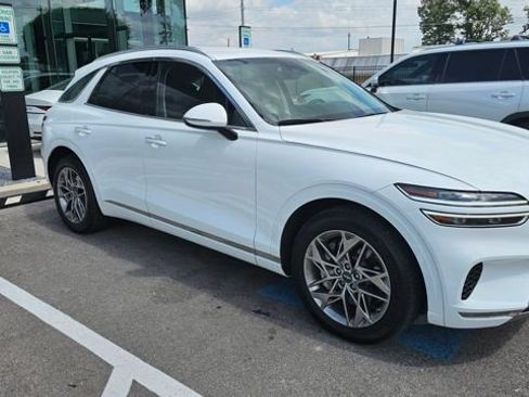 Used 2025 Genesis GV70 2.5T AWD/4WD image 6
