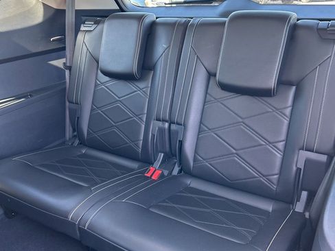 Used 2024 Volkswagen Atlas SE image 10