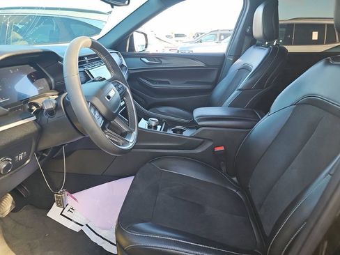 Used 2023 Jeep Grand Cherokee L Altitude image 7