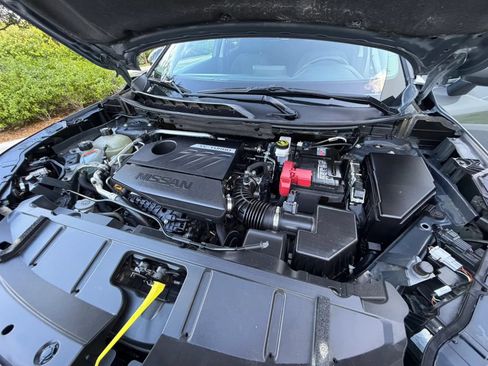 Used 2025 Nissan Rogue SV FWD image 50