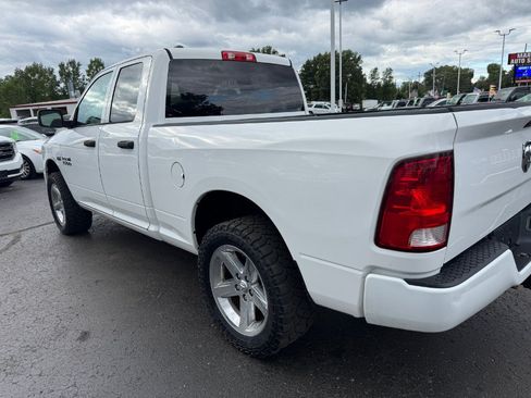 Used 2018 RAM 1500 Express AWD/4WD image 10