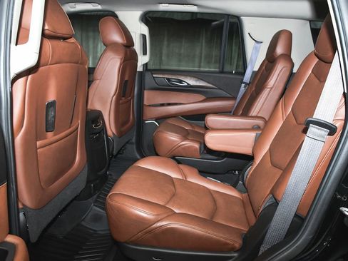 Used 2017 Cadillac Escalade Luxury image 44