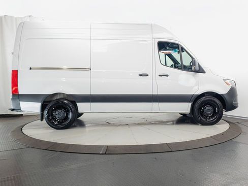 Used 2025 Mercedes-Benz Sprinter 2500 image 21