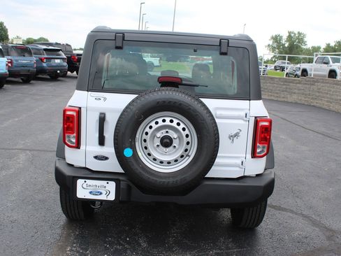New 2025 Ford Bronco 4-Door image 4