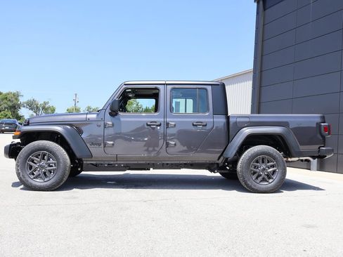 New 2026 Jeep Gladiator Sport AWD/4WD image 2