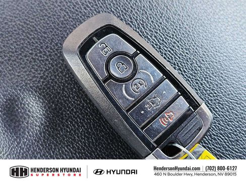 Used 2018 Ford Explorer XLT w/ Equipment Group 202A FWD image 34
