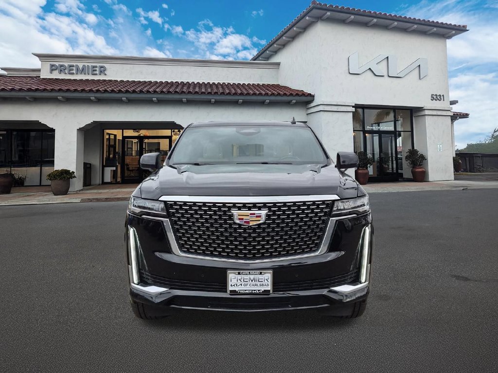 Used 2024 Cadillac Escalade Premium Luxury RWD image 3