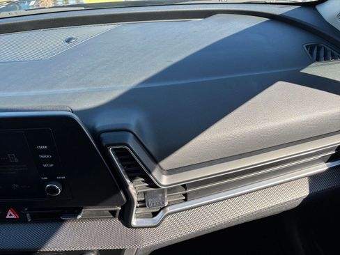 Used 2025 Kia Sportage LX image 35