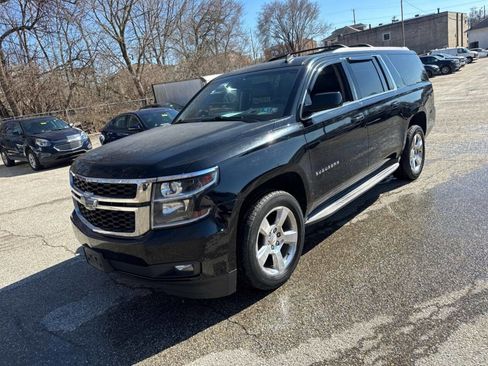 Used 2015 Chevrolet Suburban LT image 1