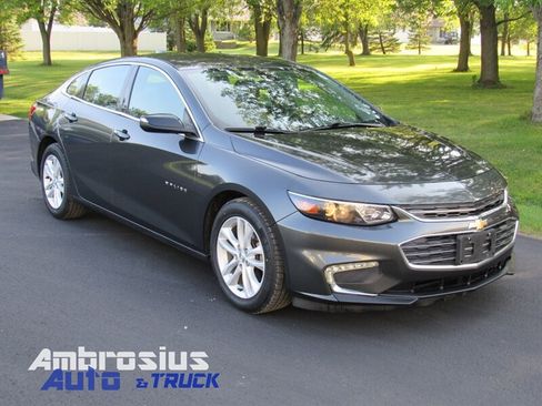 Used 2017 Chevrolet Malibu LT FWD image 1
