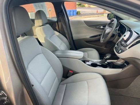 Used 2023 Chevrolet Malibu LT FWD image 32