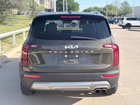 Used 2022 Kia Telluride S image 5