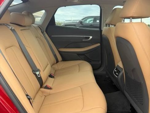 Used 2025 Hyundai Sonata Limited FWD image 8