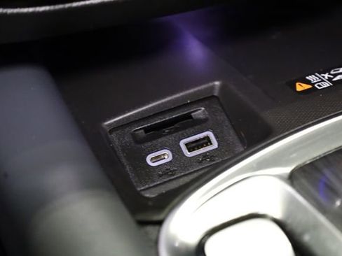 Used 2024 Buick Enclave Essence w/ LPO, Touring Package image 24