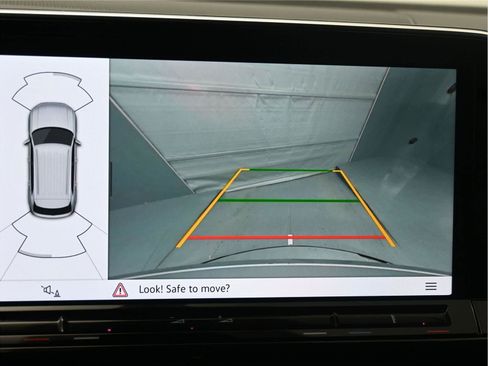 Used 2025 Volkswagen Atlas Cross Sport SE image 8