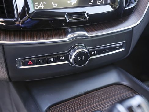 Used 2020 Volvo XC60 T5 Inscription w/ Protection Package Premier image 21