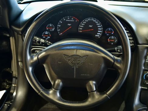 Used 2003 Chevrolet Corvette Convertible w/ Preferred Equipment Group1 RWD image 22