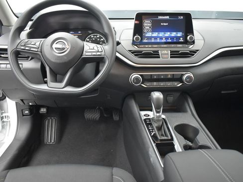 Certified 2025 Nissan Altima 2.5 S image 8