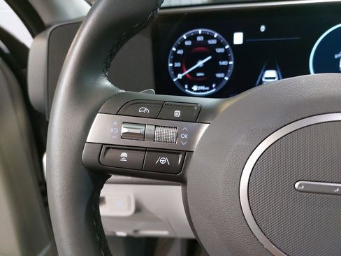 Certified 2025 Hyundai Kona SEL FWD image 18