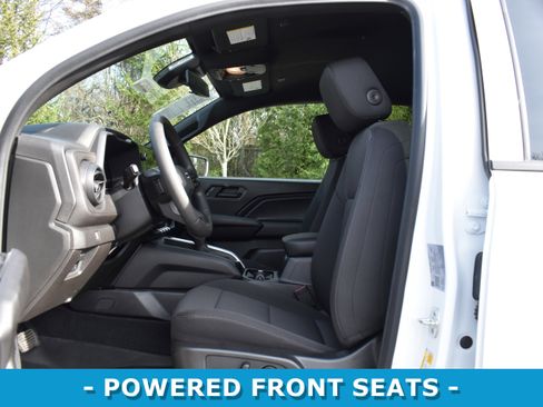 Used 2024 Chevrolet Colorado Trail Boss w/ Advanced Trailering Package image 4