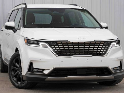 Used 2024 Kia Carnival SX image 4