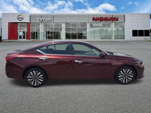 Used 2023 Nissan Altima 2.5 SV FWD image 8