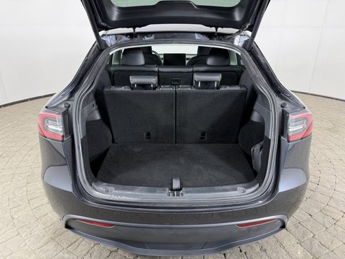 Used 2024 Tesla Model Y Long Range AWD/4WD image 7
