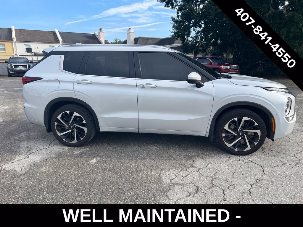 Used 2024 Mitsubishi Outlander SEL FWD image 2