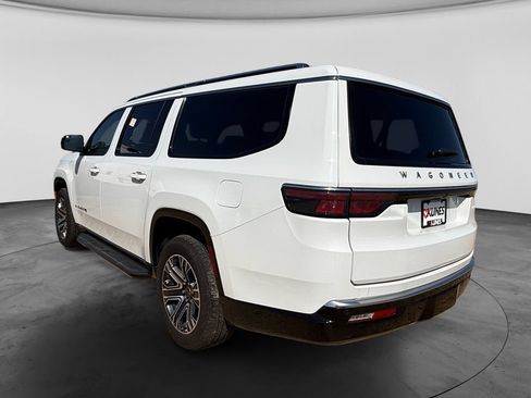 Used 2025 Jeep Wagoneer L Series II AWD/4WD image 7