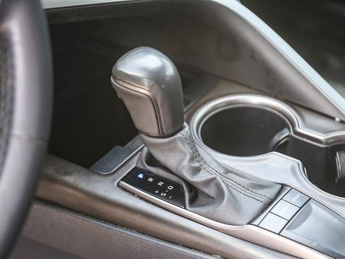 Used 2023 Toyota Camry SE FWD image 19