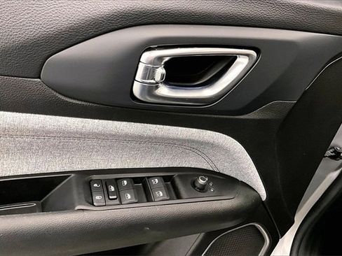 Used 2022 Jeep Compass Latitude image 33