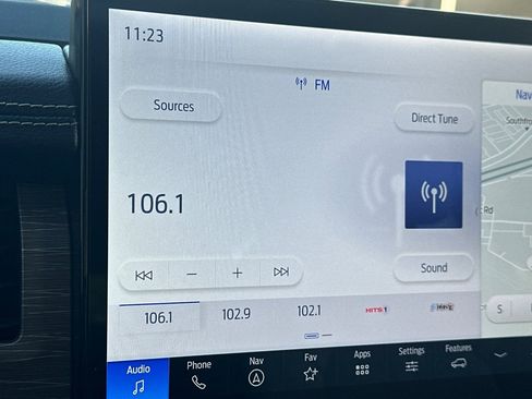 Used 2024 Ford Expedition Limited image 27