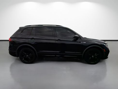 Used 2022 Volkswagen Tiguan SE R-Line FWD image 2