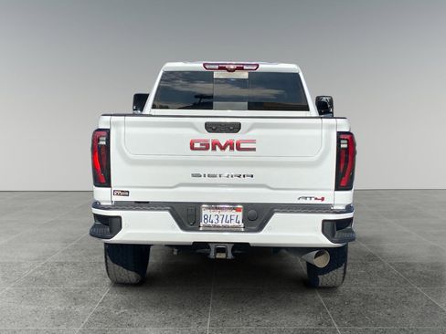 Used 2025 GMC Sierra 2500 AT4 w/ AT4 Premium Plus Package image 4