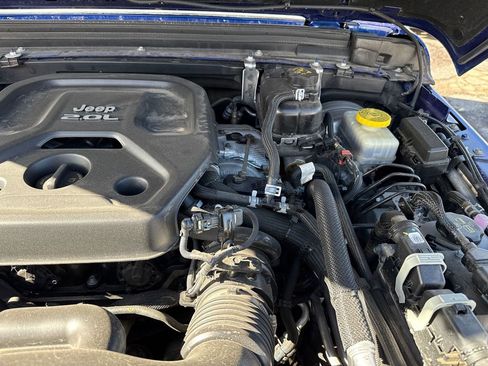 Used 2018 Jeep Wrangler Sport AWD/4WD image 21