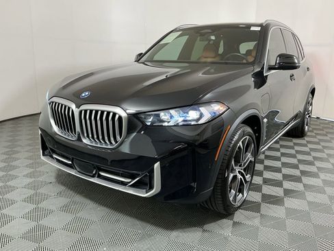 Certified 2025 BMW X5 xDrive50e w/ Parking Assistance Package AWD/4WD image 2
