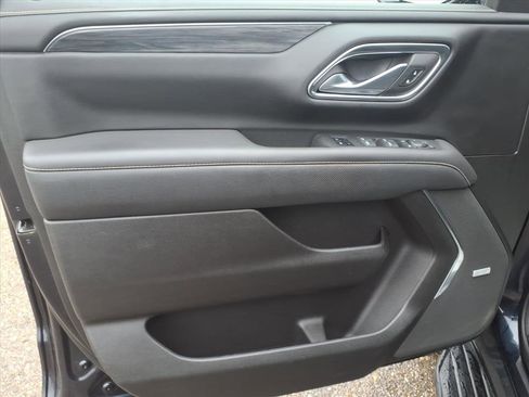 Used 2022 GMC Yukon SLT w/ SLT Premium Package image 14