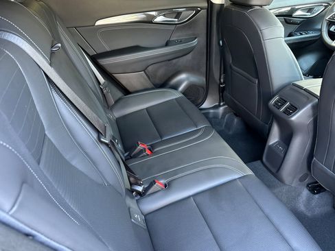 Used 2025 Buick Envision Preferred image 19