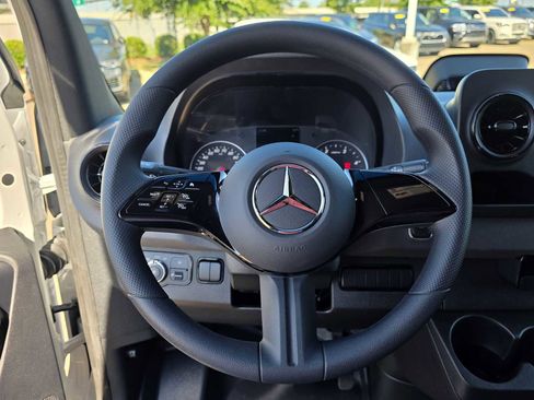 New 2026 Mercedes-Benz Sprinter 2500 image 22