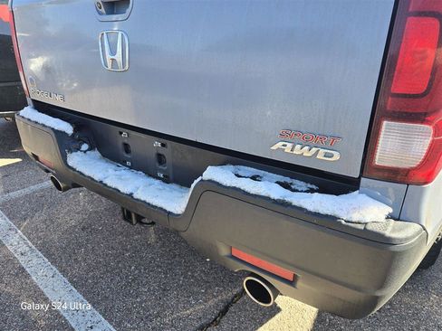 Used 2023 Honda Ridgeline Sport image 11
