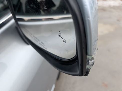 Used 2023 Toyota Highlander Limited image 29