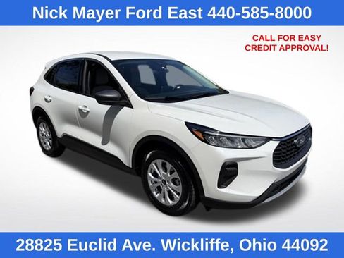 Used 2023 Ford Escape Active w/ Cold Weather Package FWD image 1
